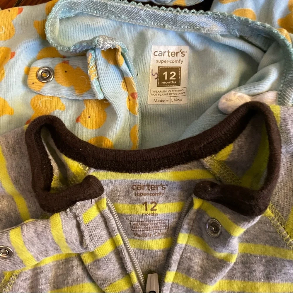 🧩 2/$25 Carters Bundle of Zip Up Pajamas Size 12 Months